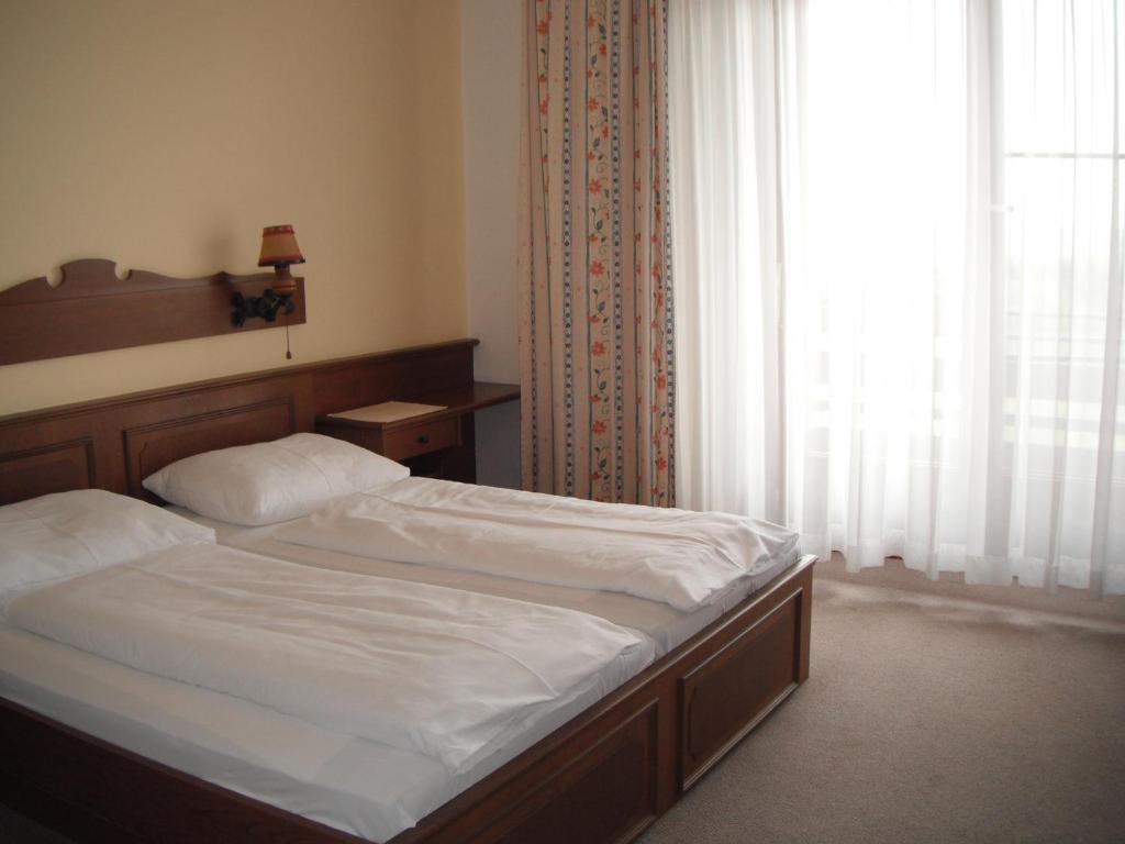 Gasthof-Pension Wein Breitenbrunn am Neusiedler See Chambre photo